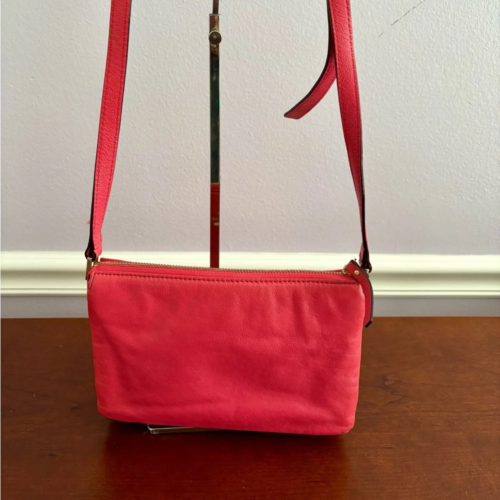 Kate Spade Coral Pink Leila Crossbody Bag/Striped Interior/Adjustable Strap - Picture 3 of 11